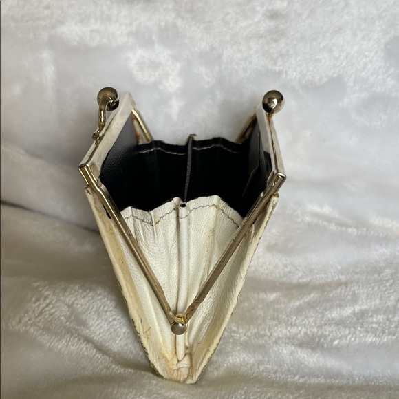 Vintage Leather Coin Purse - Picture 2 of 10